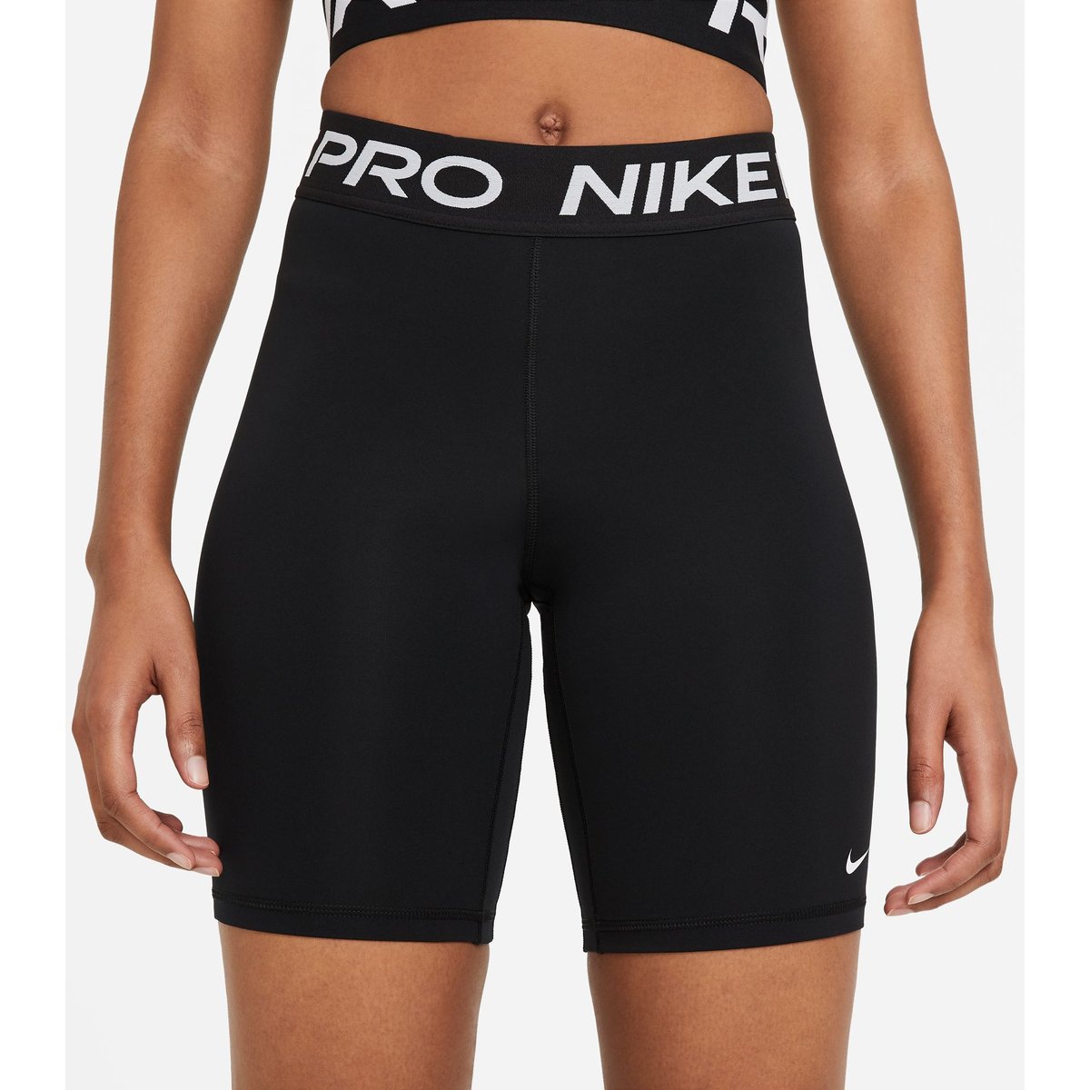Nike W NP 365 SHORT 8IN – BLACK/WHITE