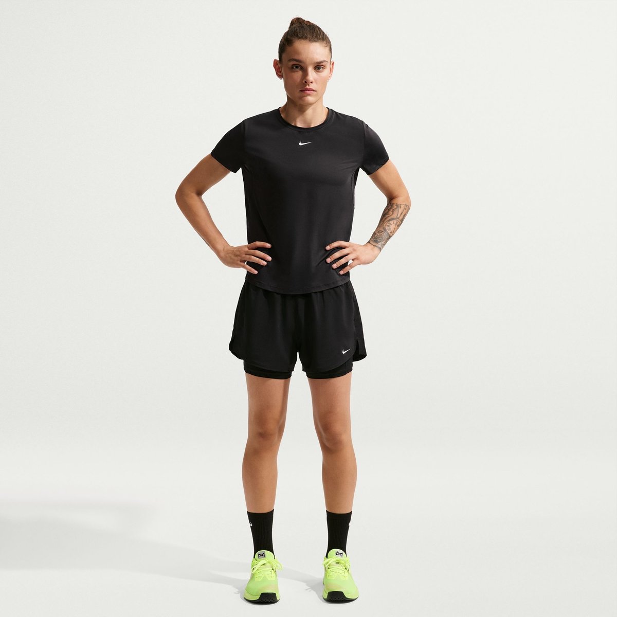 Nike One Dri-FIT HR 3IN 2N1 Shorts Damen – BLACK/WHITE