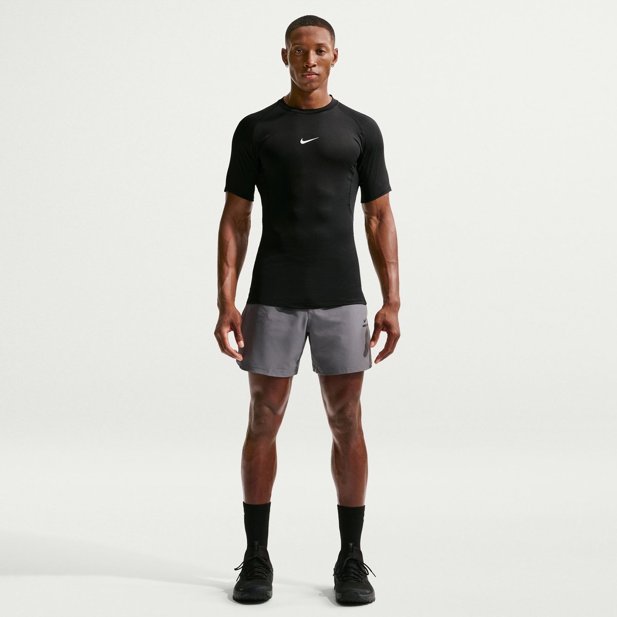 Nike Pro Dri-FIT Tight Kurzarm Shirt Herren – BLACK/WHITE
