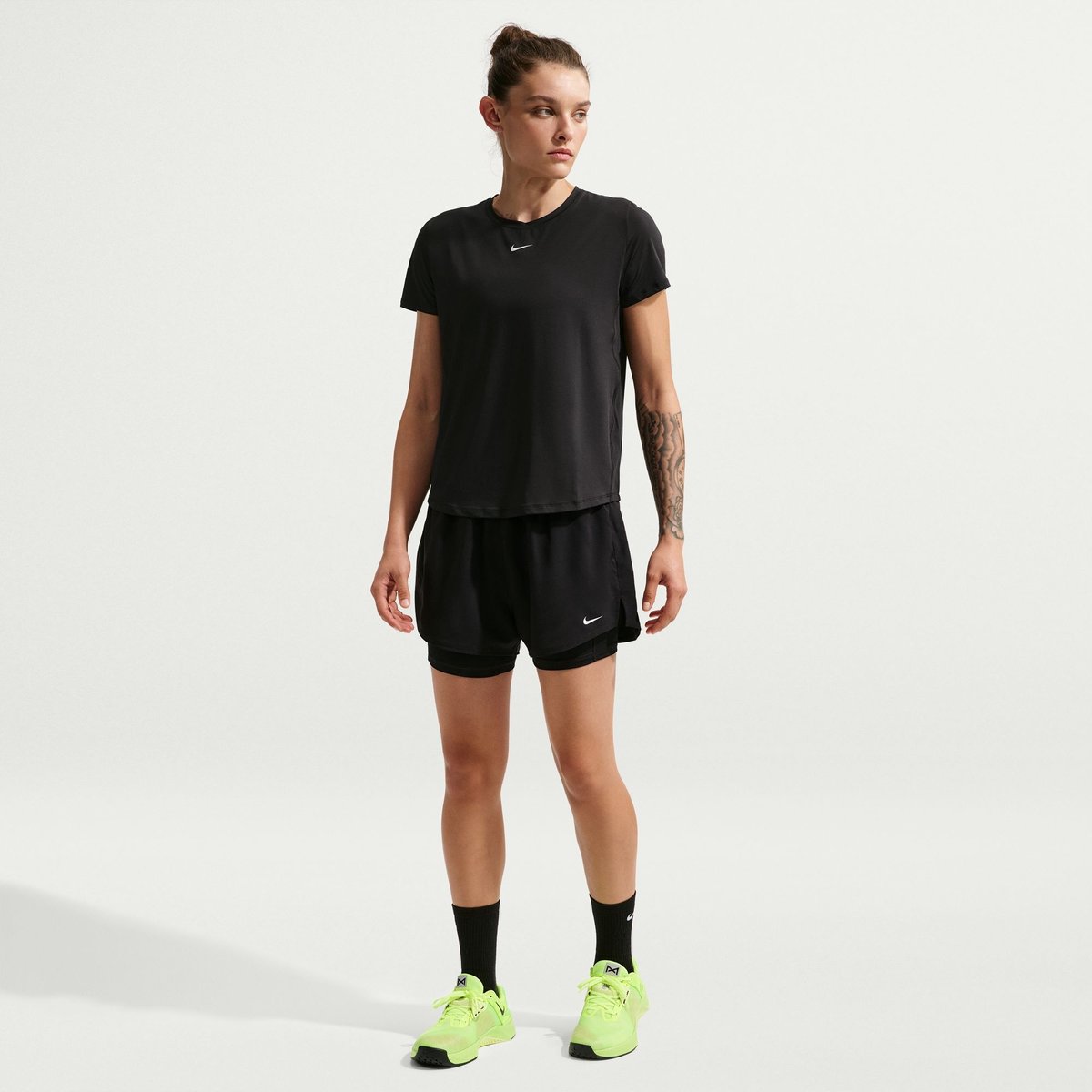 Nike One Classic Dri-FIT Kurzarm T-Shirt Damen – BLACK/WHITE
