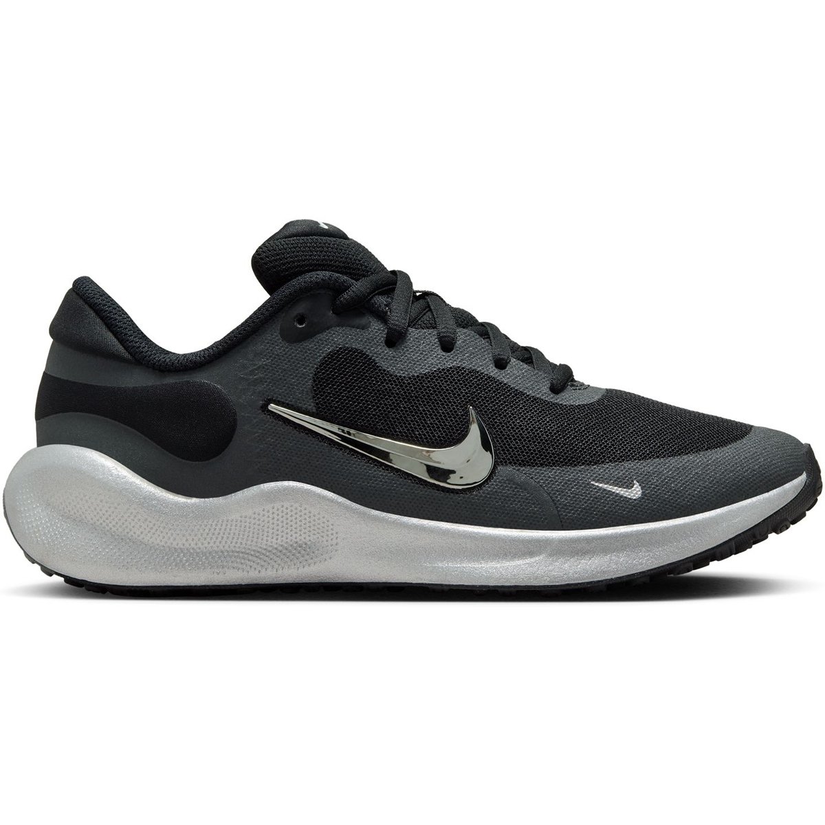 NIKE REVOLUTION 7 SE (GS) – BLACK/METALLIC SILVER-ANTHRACITE