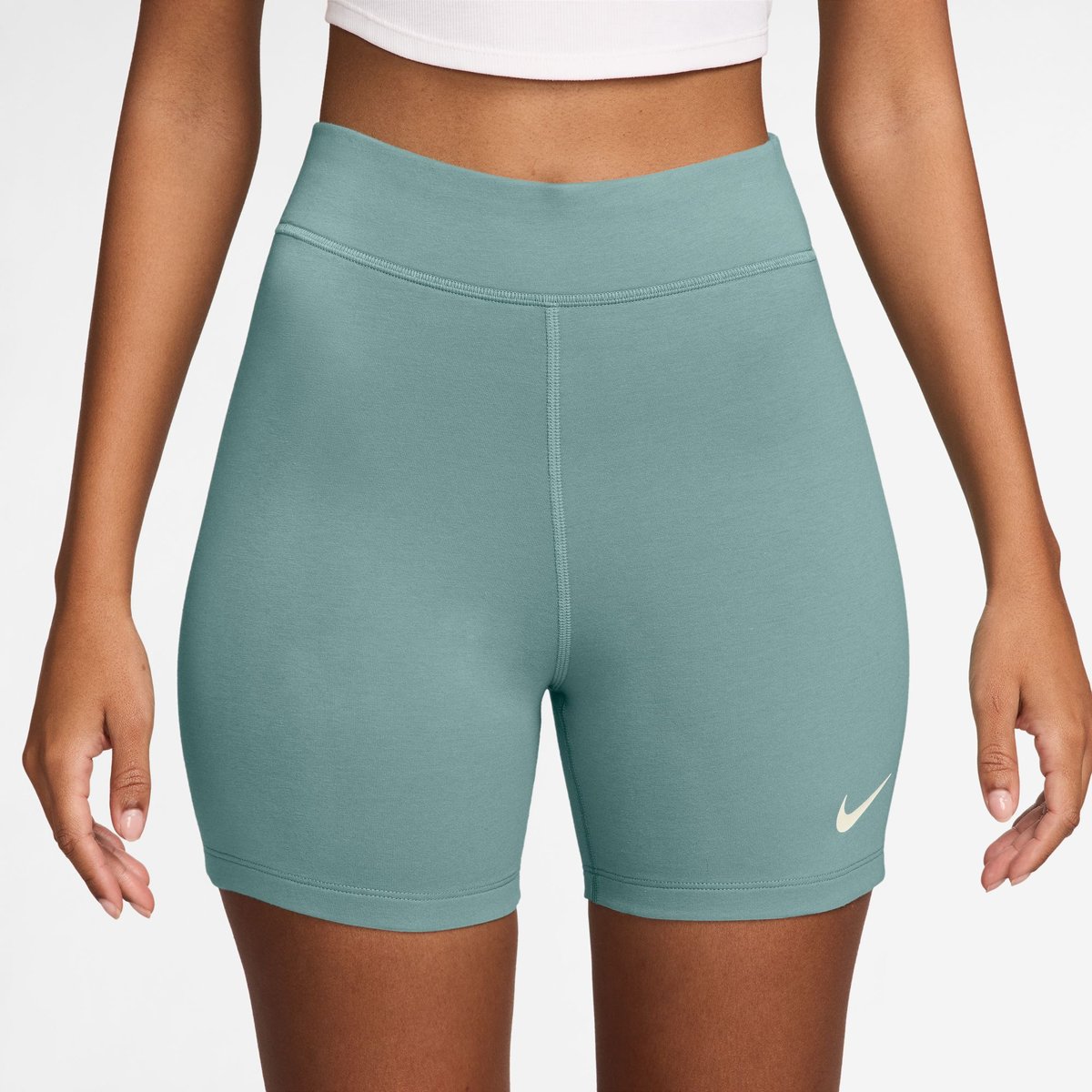 Nike Sportswear Classic HR 5IN Shorts LBR Damen – CANNON/SAIL