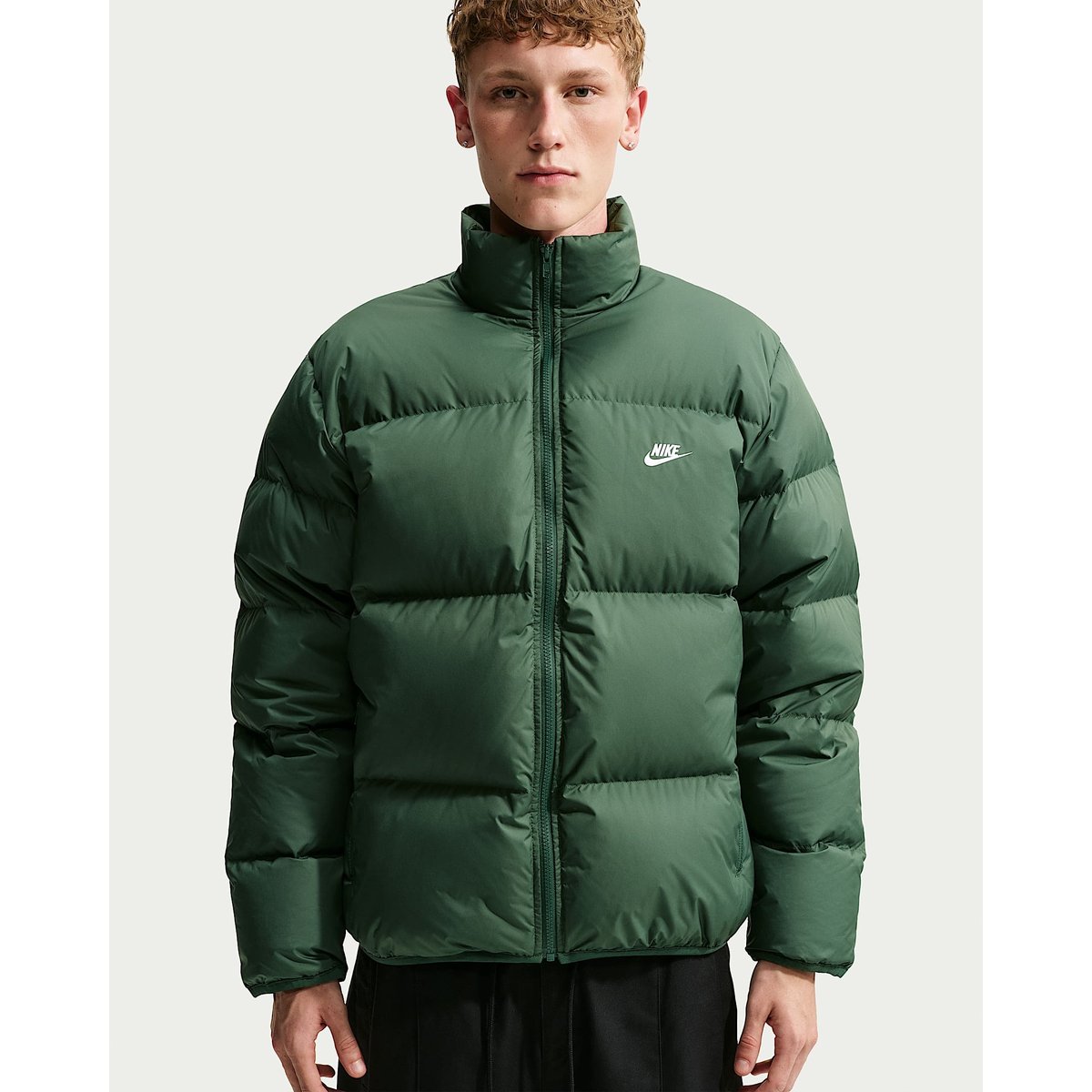 Nike Jacken/Anoraks lg.Arm He/Uni Nike Sportswear Club Therma-FIT Daunen-Pufferjacke (Herren) – FIR/WHITE