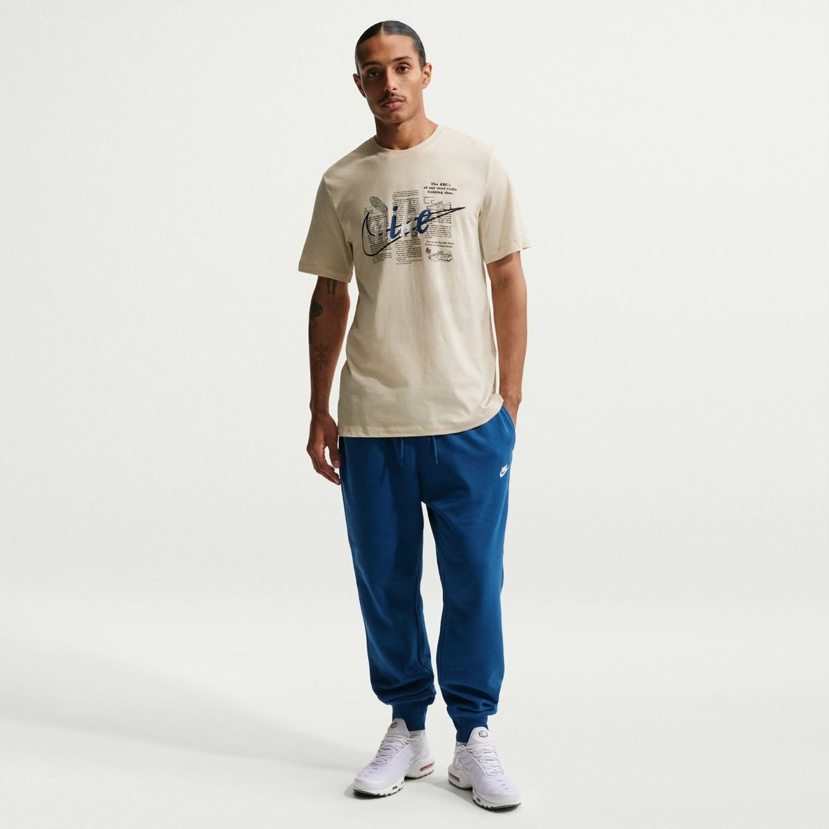 Nike Sportswear STD Celebrate BRND T-Shirt Herren – LT KHAKI