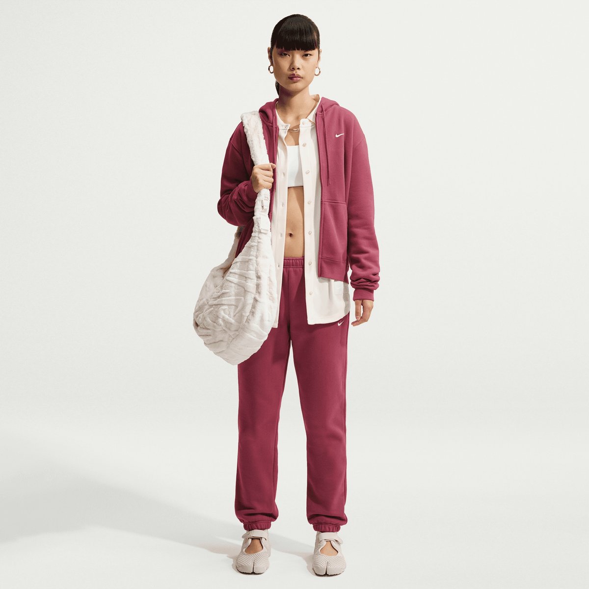 Nike Hosen lang Da Nike Studio Fleece Medium Weight Hose mit mittelhohem Bund und Bündchen (Damen) – PINK SMOKE/SAIL