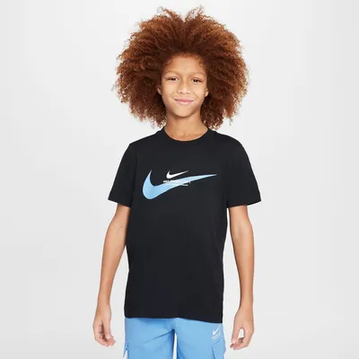 Nike B NSW SI GRAPHIC TEE – BLACK