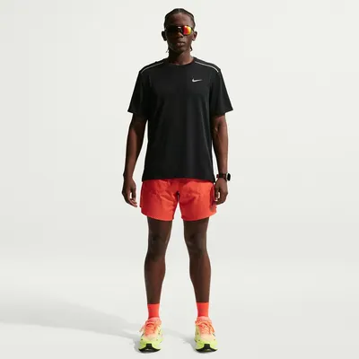 Nike T-Shirt Miler – Schwarz / Silber reflektierend